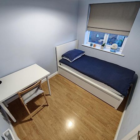 Joshua Court Single Room Stoke-on-Trent Exterior photo