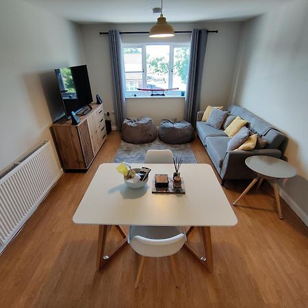 Joshua Court Single Room Stoke-on-Trent Exterior photo